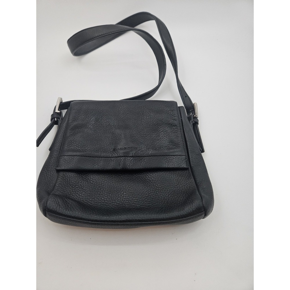 Evan Picone Black Leather Shoulder Bag Front Flap Closure